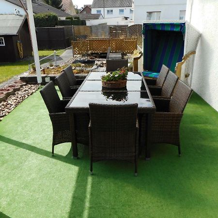 Modernes Ferienhaus Der Besonderen Art Mit Garten ลือเนอ ภายนอก รูปภาพ