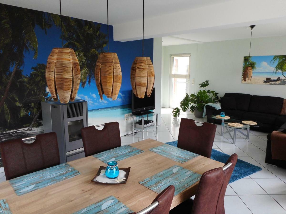 Modernes Ferienhaus Der Besonderen Art Mit Garten ลือเนอ ภายนอก รูปภาพ